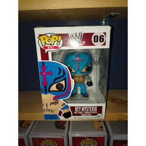 Funko Pop! WWE #06 Rey Mysterio – Authentic Figure w/ Reproduction Box – Display